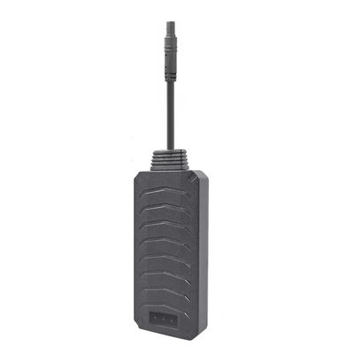Dispositivo de rastreamento GPS 4G preto Multi-Modo de posicionamento com duplo IP / duplo protocolo